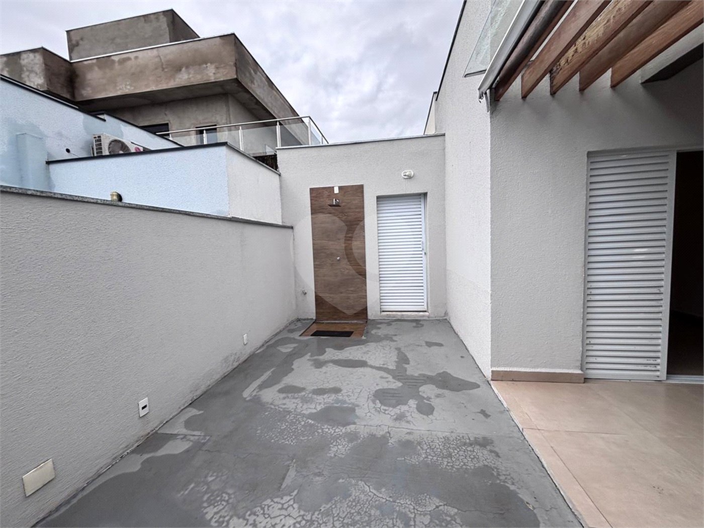 Casa à venda com 2 quartos, sendo 1 suíte, no condomínio Terras de São Francisco, Sorocaba - SP