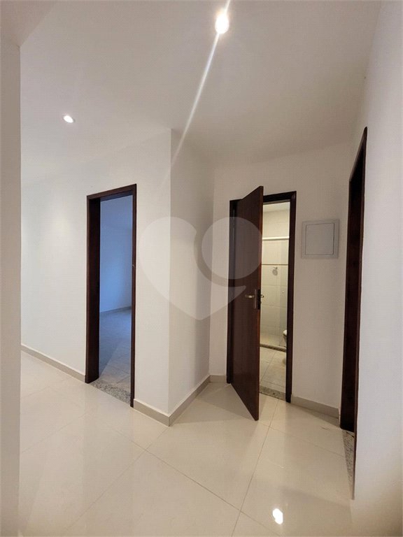 Apartamento para alugar com 2 quartos em Miguel Couto, Cabo Frio, RJ