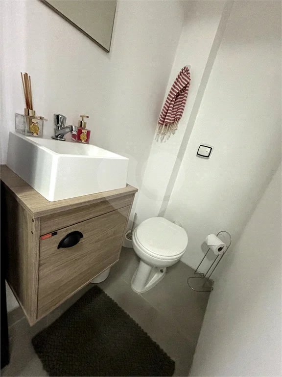 Apartamento de 80m² a venda e locação em Moema - 02 dorm, 02 Banheiros 01 Vaga