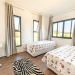 Casa à venda com 4 quartos, sendo 1 suíte, no condomínio Residencial Pinheiros do Lago, Alambari - SP