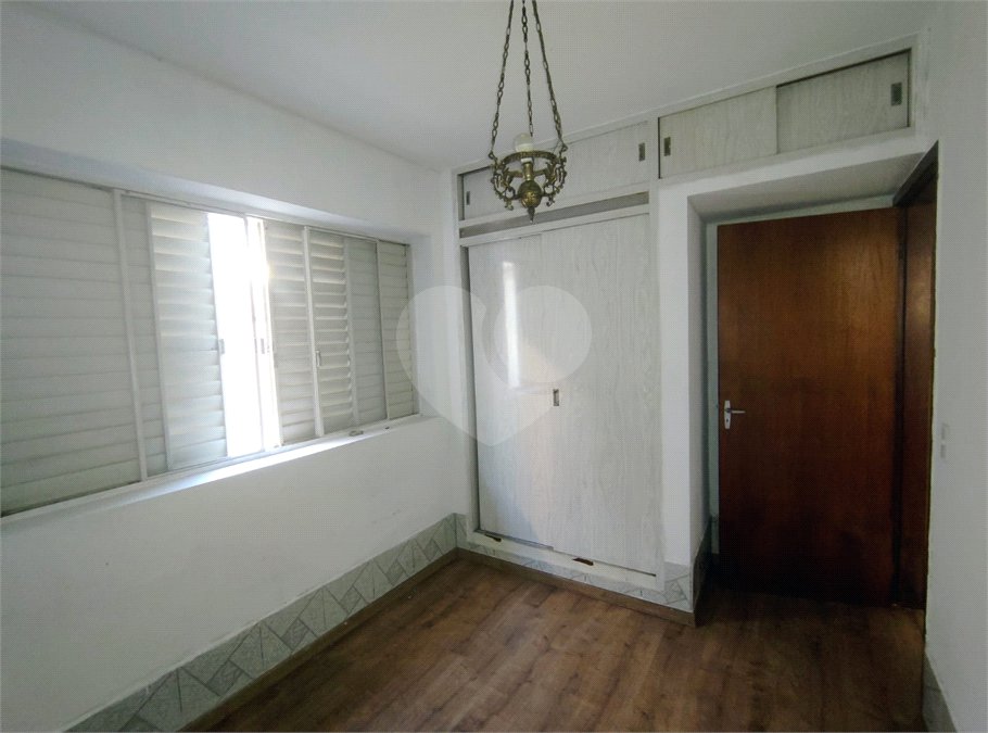 Casa à venda com 3 quartos, sendo 1 suíte, em Vila Vianelo, Jundiaí, SP