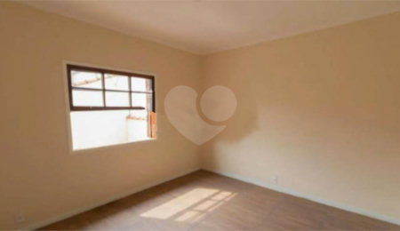 Sobrado à venda com 4 quartos em Parada Inglesa, São Paulo, SP