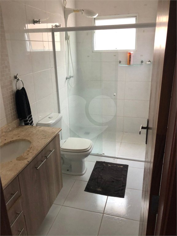 Casa à venda com 3 quartos, sendo 1 suíte, no condomínio Fiorella, Valinhos - SP