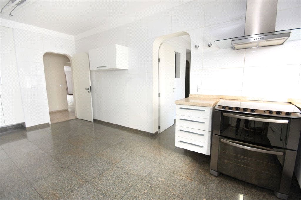Apartamento à venda com 4 suítes em Jardim Marajoara, São Paulo, SP