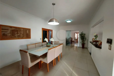 Casa à venda com 4 quartos, sendo 2 suítes, no condomínio Nascente do Jaraguá, Araraquara - SP