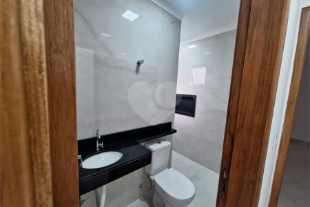 Sobrado à venda com 3 quartos, sendo 1 suíte, em Vila São Geraldo, São Paulo, SP