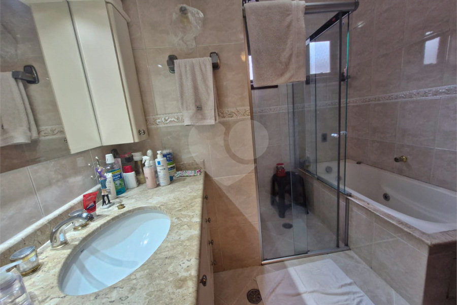 Casa à venda com 3 suítes no condomínio Residencial Jardim França, São Paulo - SP