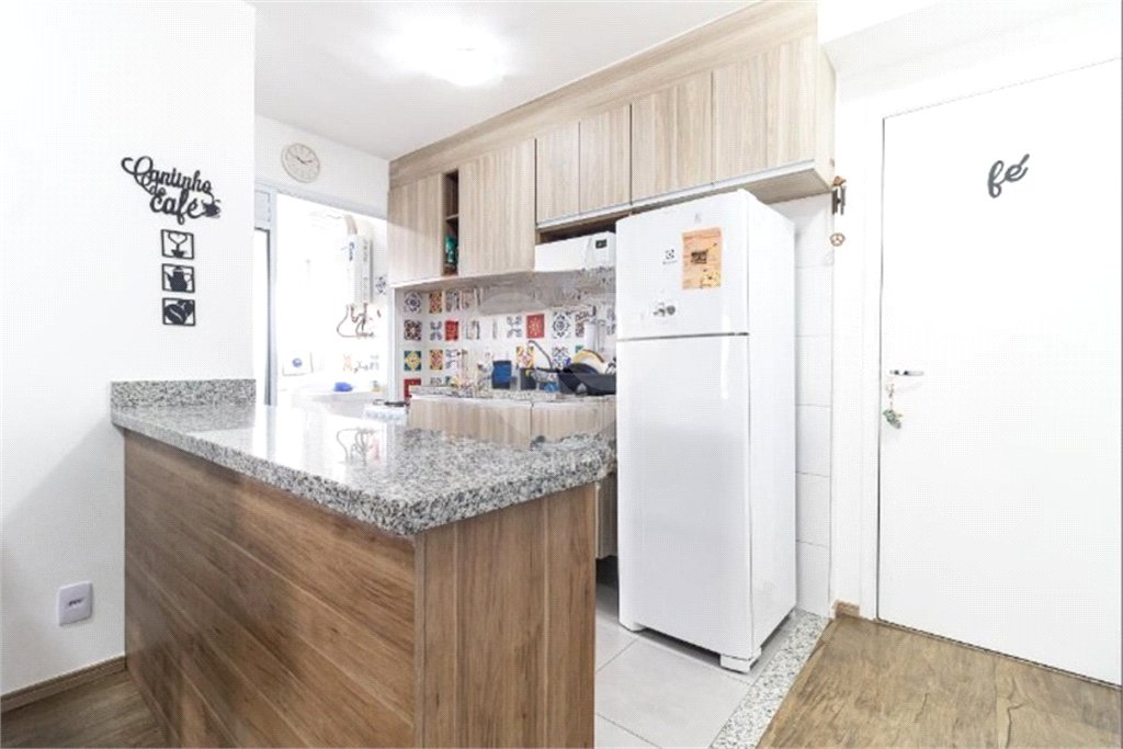 Apartamento de 02 dormitórios sendo 1 suíte