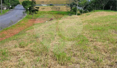 Casa à venda no condomínio Parque Residencial Jequitibá, Jacareí - SP