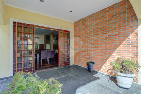 Sobrado à venda com 3 quartos, sendo 1 suíte, em Interlagos, São Paulo, SP