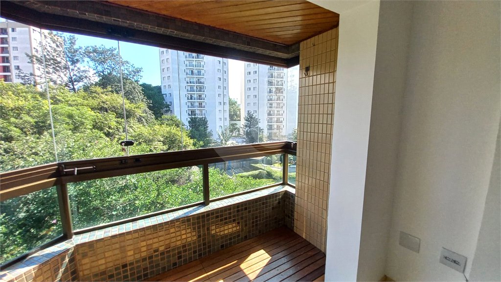 Apartamento à venda com 3 quartos, sendo 1 suíte,  em Vila Indiana, São Paulo, SP