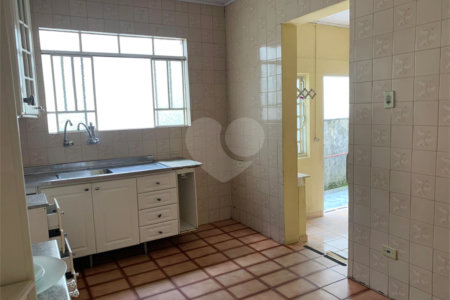 Sobrado à venda com 4 quartos, sendo 1 suíte,  em Vila Guarani (z Sul), São Paulo, SP