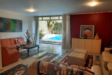 Sobrado à venda com 5 quartos, sendo 3 suítes, em Jardim Marajoara, São Paulo, SP