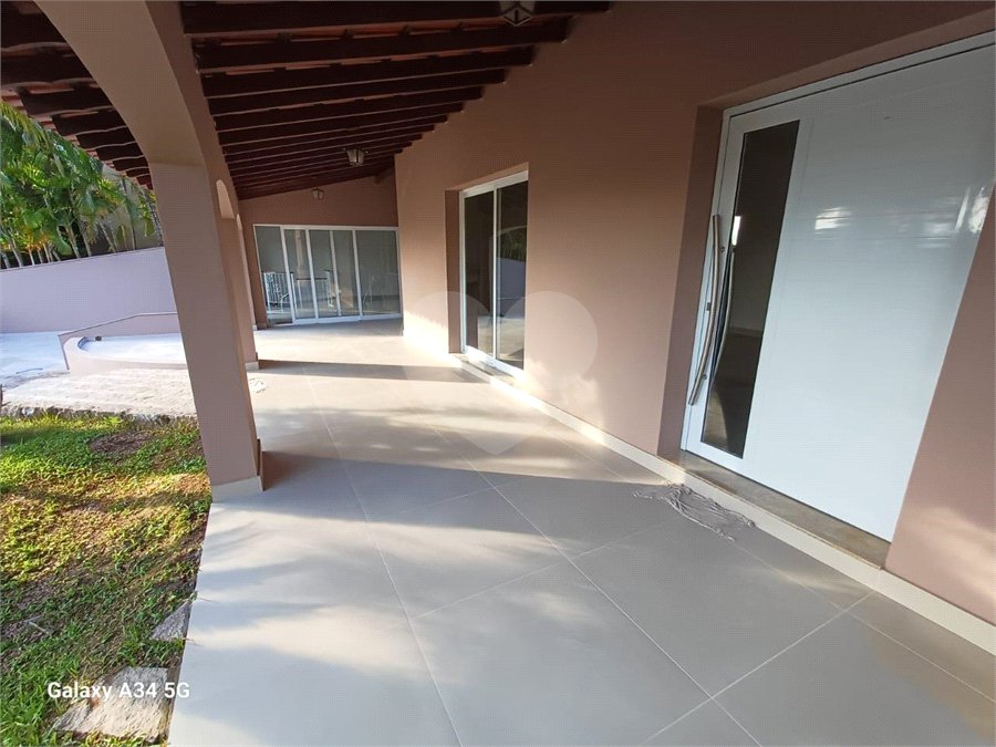 Casa à venda ou para alugar com 5 quartos, sendo 2 suítes, no condomínio Fazenda São Joaquim, Vinhedo - SP