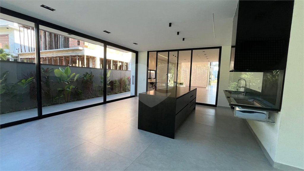 Casa à venda com 4 suítes no condomínio Residencial Granville, Atibaia - SP