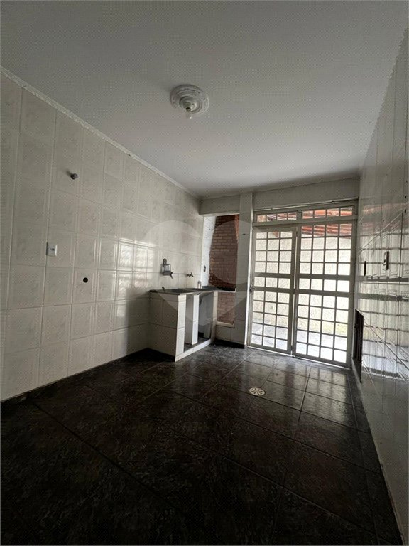 Sobrado à venda com 6 quartos, sendo 4 suítes,  em Vila Oliveira, Mogi das Cruzes, SP