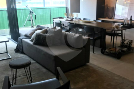 Apartamento à venda com 2 quartos, sendo 1 suíte,  em Jardim das Acácias, São Paulo, SP