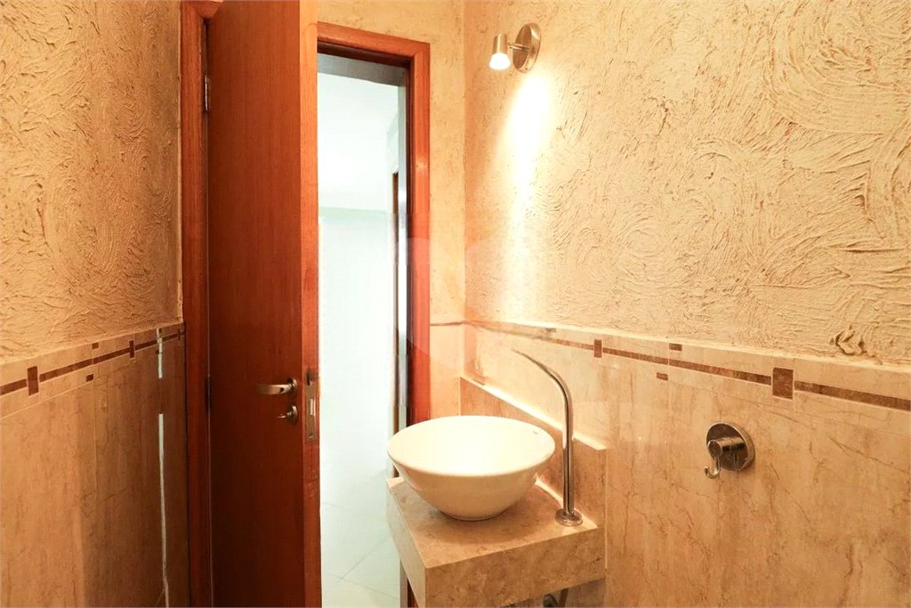 Sobrado à venda com 4 quartos, sendo 3 suítes, em Tucuruvi, São Paulo, SP
