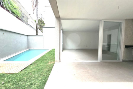 Casa à venda com 4 suítes no condomínio Vila Arese, São Paulo - SP
