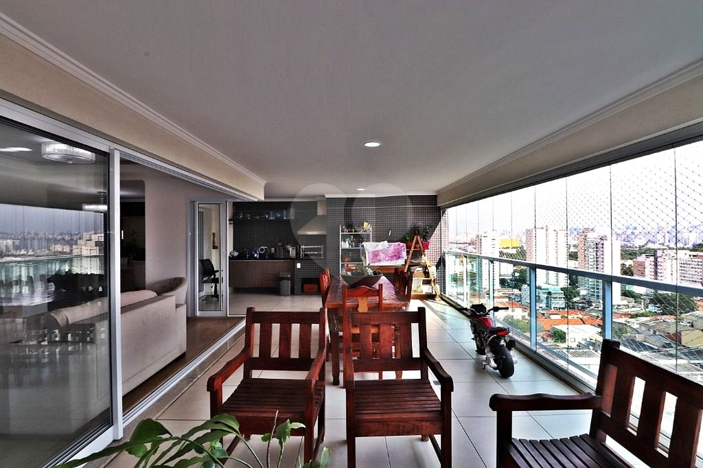 Apartamento à venda com 3 suítes em Santa Teresinha, São Paulo, SP