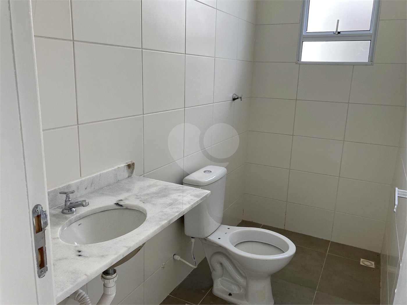Casa à venda com 3 quartos, sendo 1 suíte,  no condomínio Residencial Vila Amarone, Sorocaba - SP