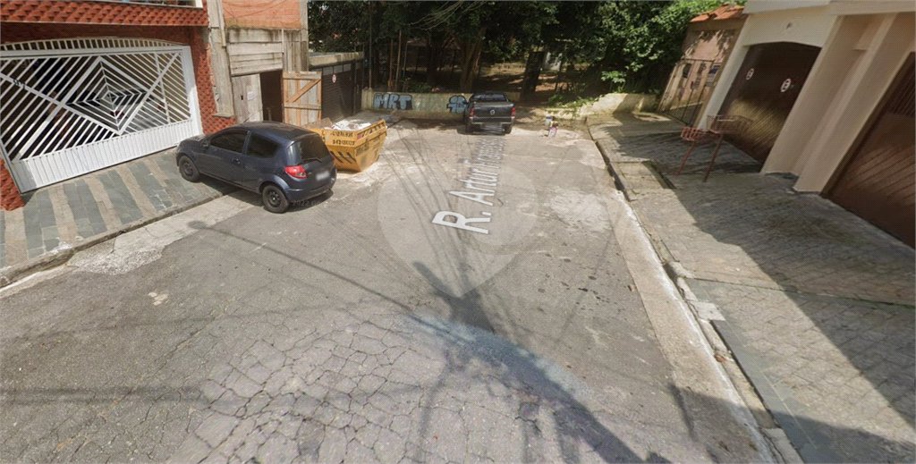 Sobrado à venda com 3 quartos, sendo 1 suíte, em Jardim Las Vegas, Santo André, SP