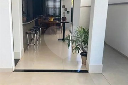 Casa à venda com 3 suítes no condomínio Terras do Cancioneiro, Paulínia - SP
