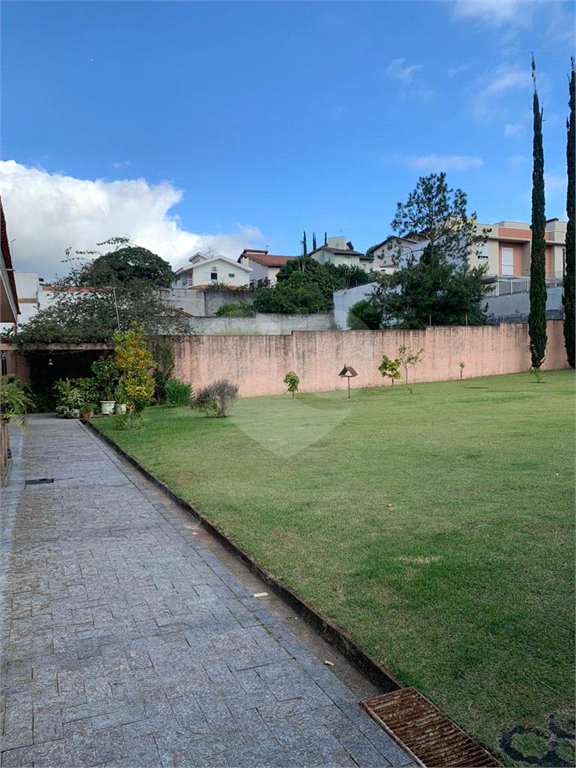 Casa à venda com 5 quartos, sendo 4 suítes,  em Vila Oliveira, Mogi das Cruzes, SP