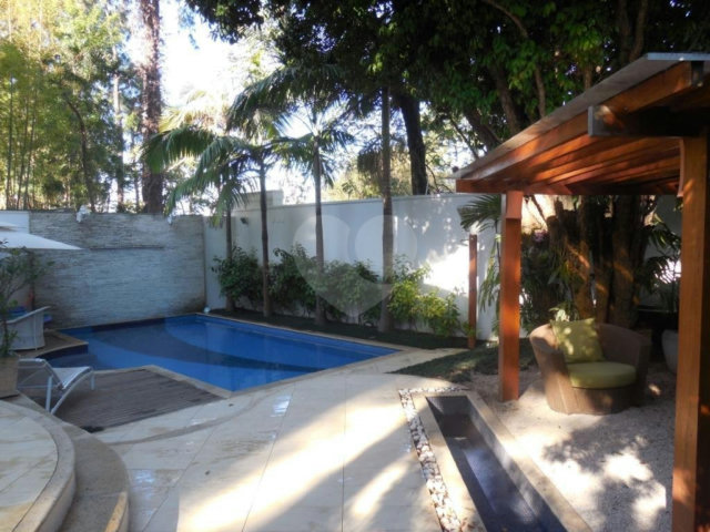 Casa à venda ou para alugar com 4 suítes no condomínio Villa Imperial, São Paulo - SP