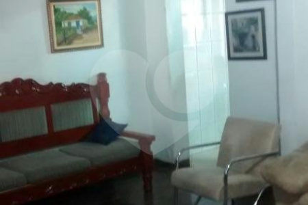 Casa à venda com 4 quartos, sendo 1 suíte, em Parque Vitória, São Paulo, SP