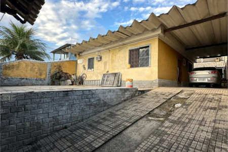 Casa à venda com 3 quartos em Santa Cruz, Rio de Janeiro, RJ