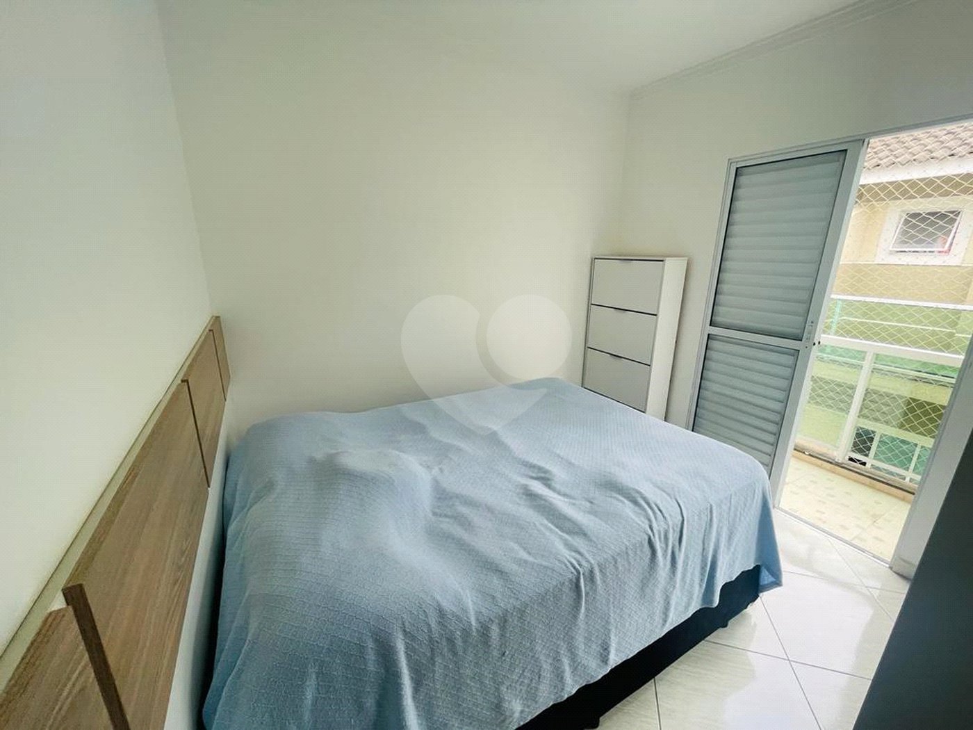 Casa à venda com 3 quartos, sendo 1 suíte,  no condomínio Rafaela I, São Paulo - SP