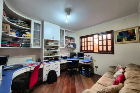 Casa à venda com 3 quartos, sendo 1 suíte, em Parque São Domingos, São Paulo, SP