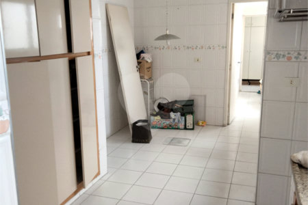 Apartamento à venda com 3 quartos, sendo 1 suíte,  em Aclimação, São Paulo, SP