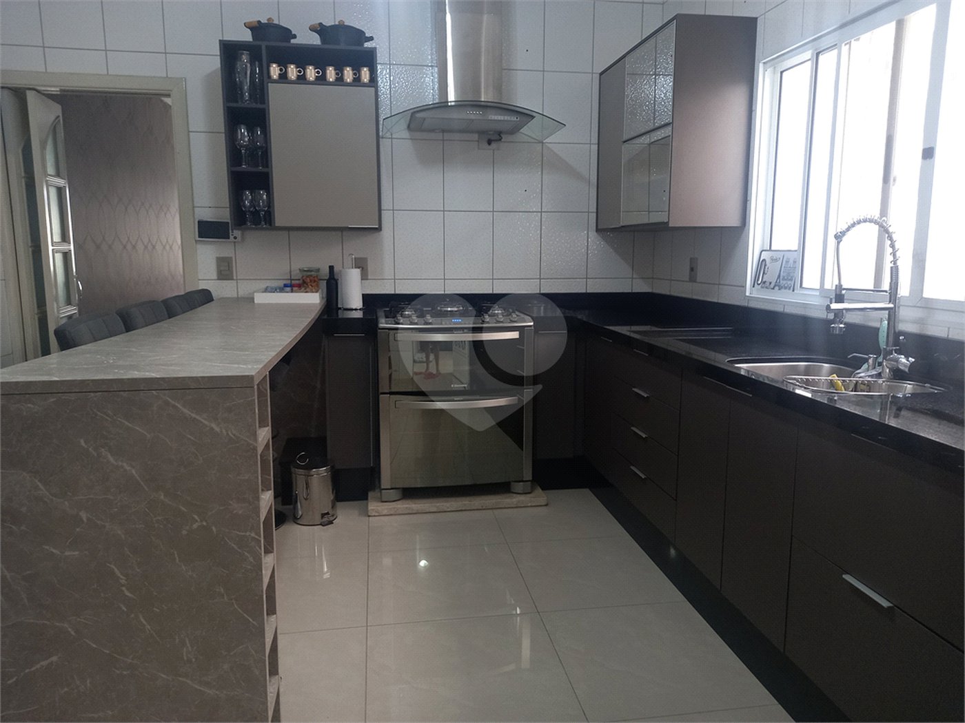 Sobrado à venda com 3 quartos, sendo 1 suíte,  em Tremembé, São Paulo, SP