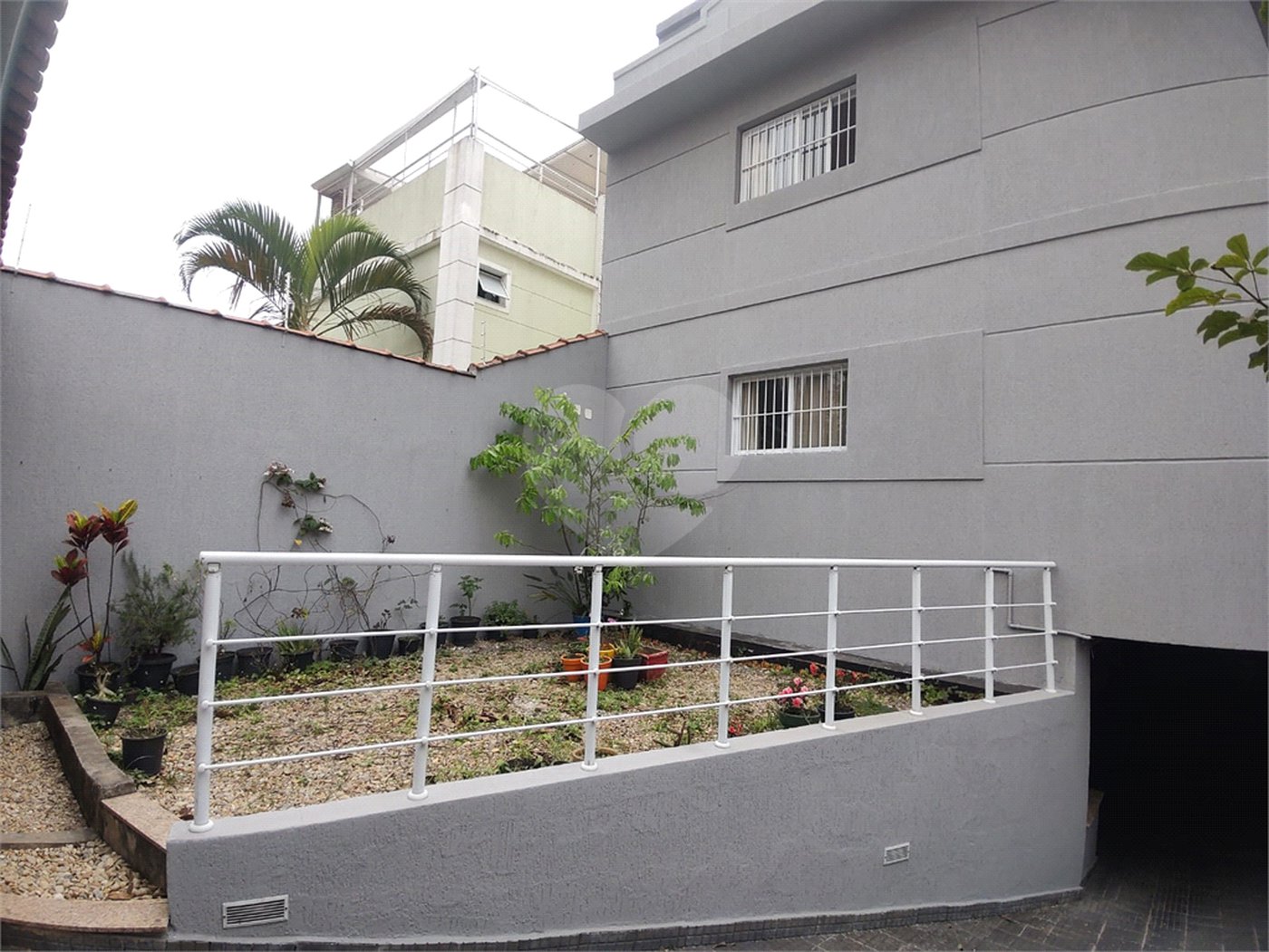 Casa à venda com 3 suítes no condomínio Morada das Hortênsias, São Paulo - SP