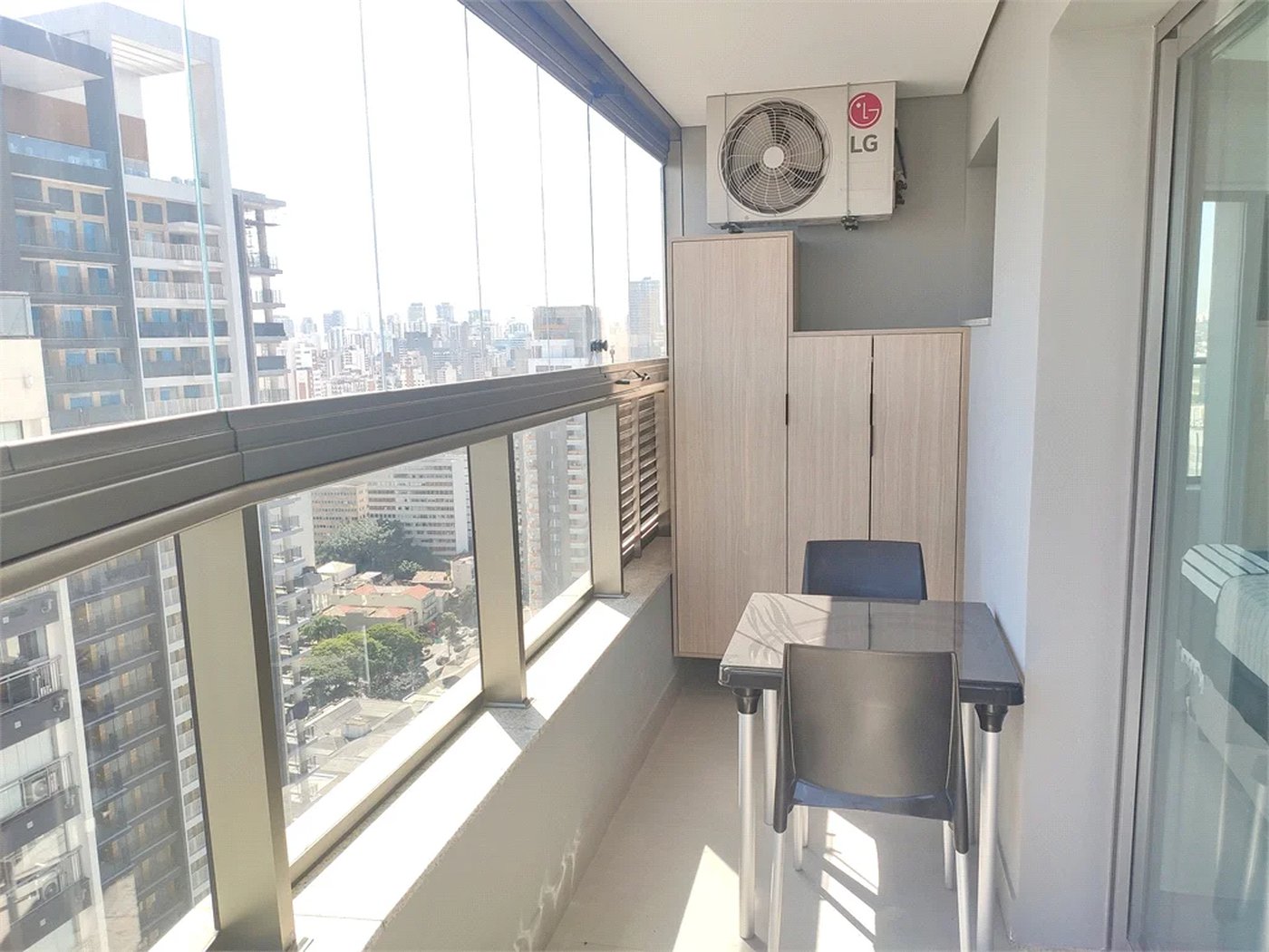 Apartamento à venda ou para alugar com 1 suíte em Pinheiros, São Paulo, SP