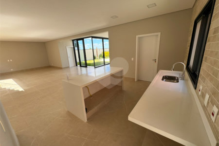 Casa à venda com 4 suítes no condomínio Villas do Golf, Itu - SP