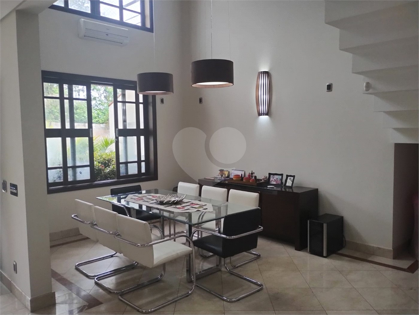 Casa à venda com 5 quartos, sendo 4 suítes, no condomínio Santa Teresa, Jundiaí - SP