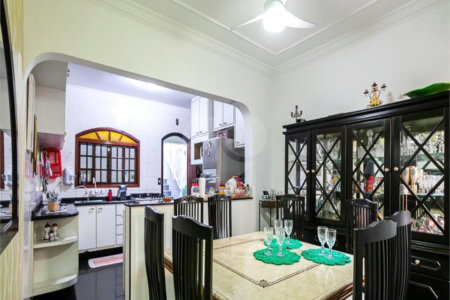 Casa à venda com 3 quartos, sendo 1 suíte, em Parque das Nações, Santo André, SP