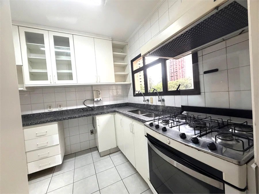 Apartamento à venda com 3 suítes em Vila Suzana, São Paulo, SP