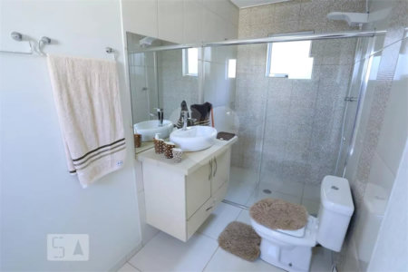 Sobrado à venda com 6 quartos, sendo 5 suítes, em Vila Paranaguá, São Paulo, SP