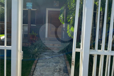 Casa em condomínio à venda com 3 quartos, sendo 2 suítes, em Caravelas, Armação dos Búzios, RJ