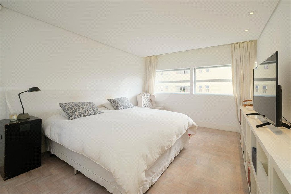 Apartamento para alugar com 3 quartos, sendo 1 suíte, em Pinheiros, São Paulo, SP