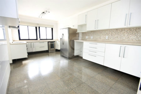 Apartamento à venda com 4 suítes em Jardim Marajoara, São Paulo, SP