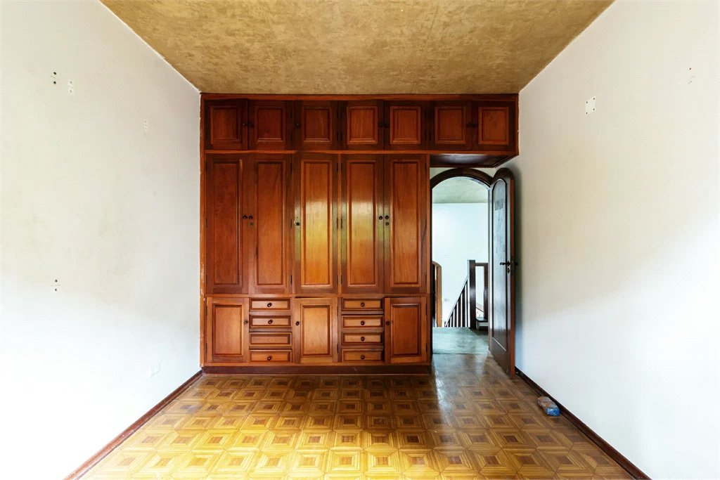 Casa à venda com 4 quartos, sendo 1 suíte,  em Jardim das Bandeiras, São Paulo, SP