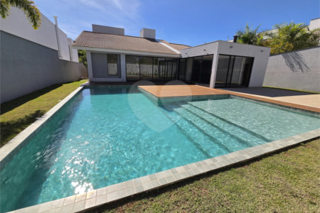 Casa à venda com 5 suítes no condomínio Fazenda Imperial, Sorocaba - SP