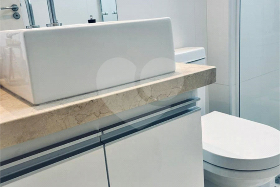 Apartamento à venda com 2 quartos em Parque Maria Domitila, São Paulo, SP