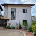 Casa à venda com 3 quartos, sendo 2 suítes, no condomínio Residencial Marchant Buarque, Atibaia - SP