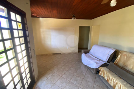 Casa à venda com 2 quartos, sendo 1 suíte, em Vila Renô, Ponta Porã, MS